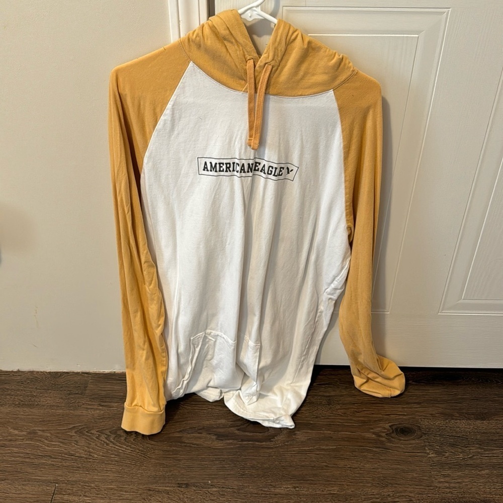 New condition⭐️American Eagle vintage mustard yellow and white logo hoodie